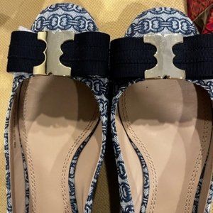 Tory Burch Navy Gemini Chain Bow Flats Size 6.5